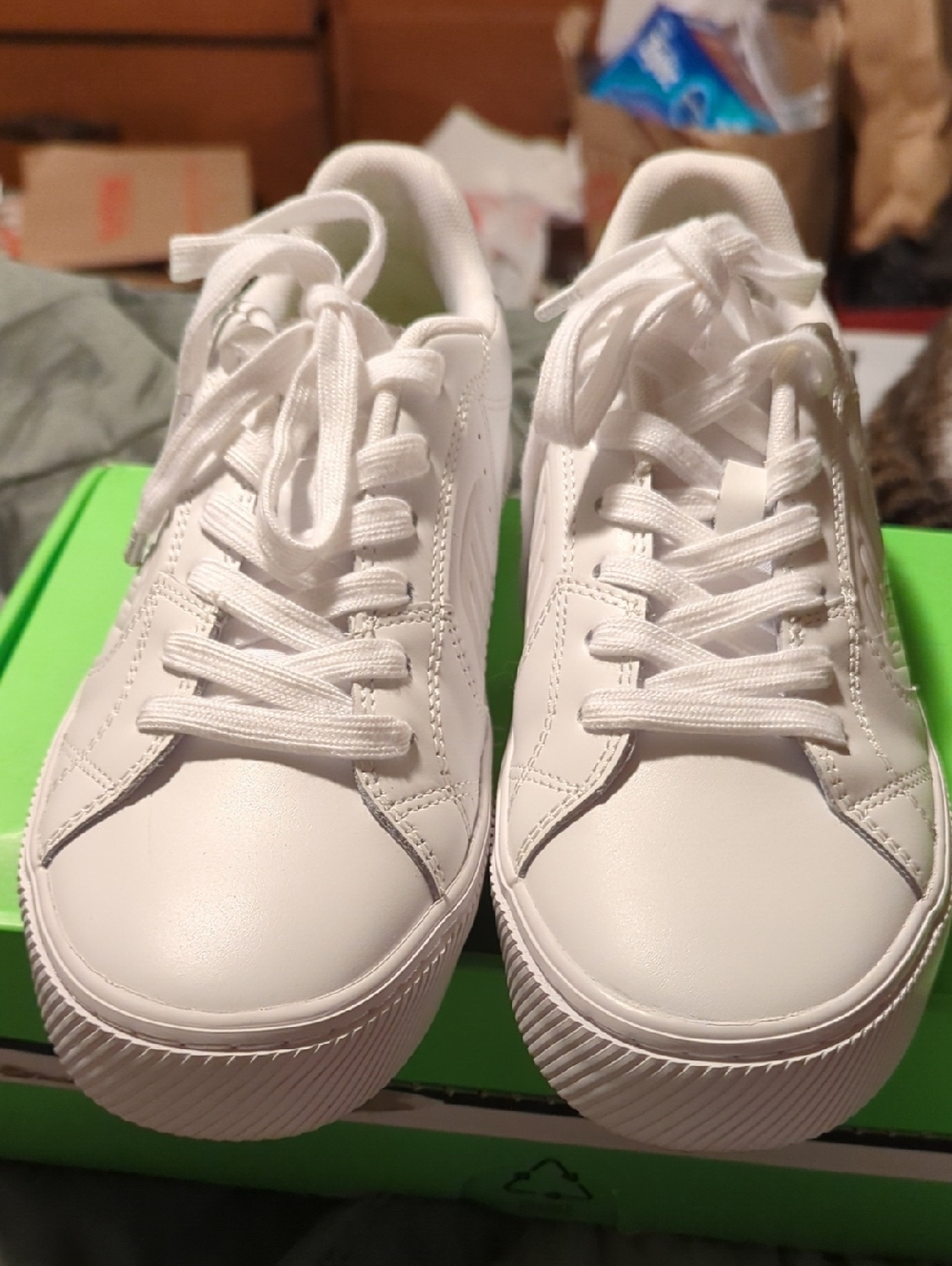 Cariuma White Women's Sneakers
